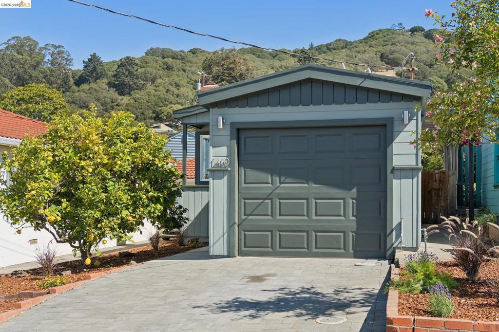 1410 Lawrence St Property Photo 3