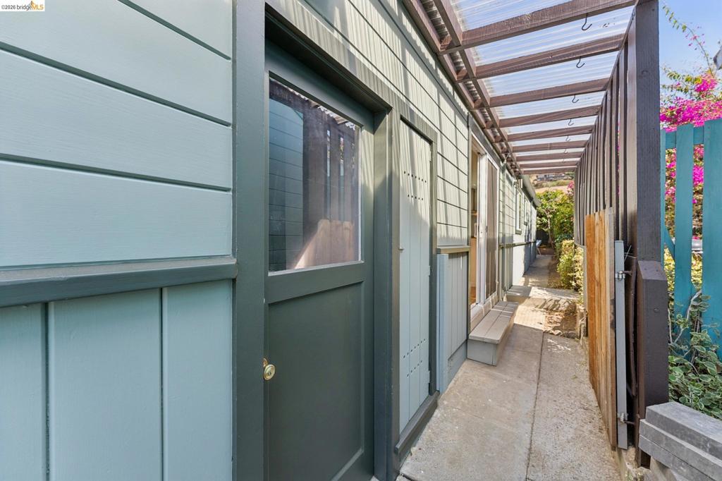 1410 Lawrence St Property Photo 60