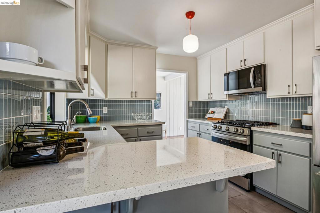 42 Cowper Ave Property Photo 24