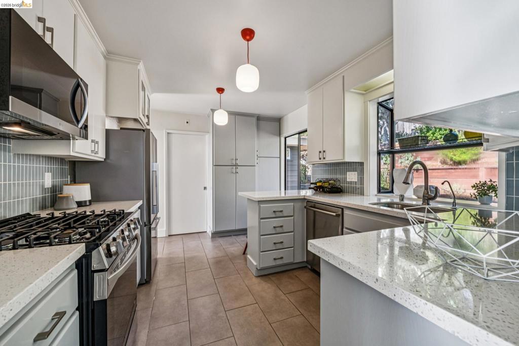 42 Cowper Ave Property Photo 25