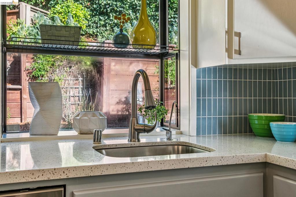 42 Cowper Ave Property Photo 27