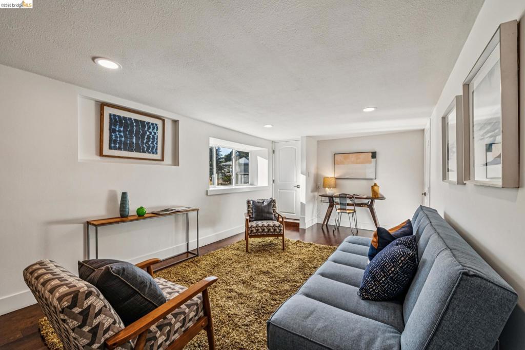 42 Cowper Ave Property Photo 40