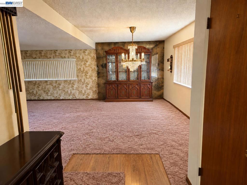 230 Flanders Ct Property Photo 5