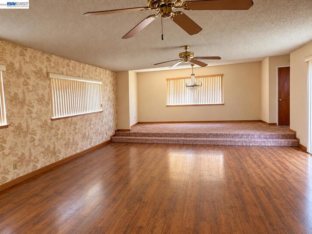 230 Flanders Ct Property Photo 7