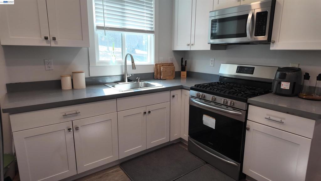 201 Navone St Property Photo 8
