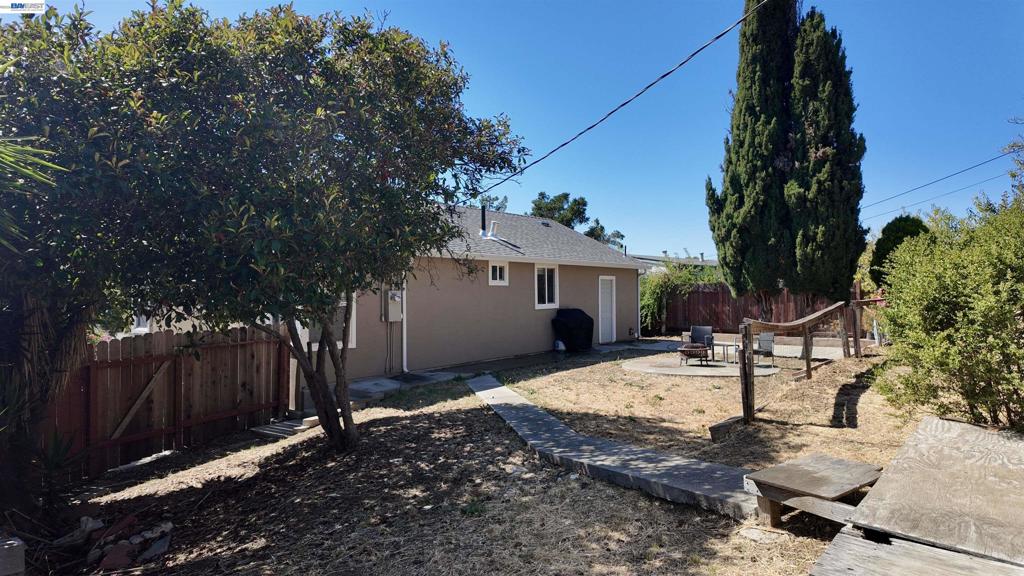 201 Navone St Property Photo 27