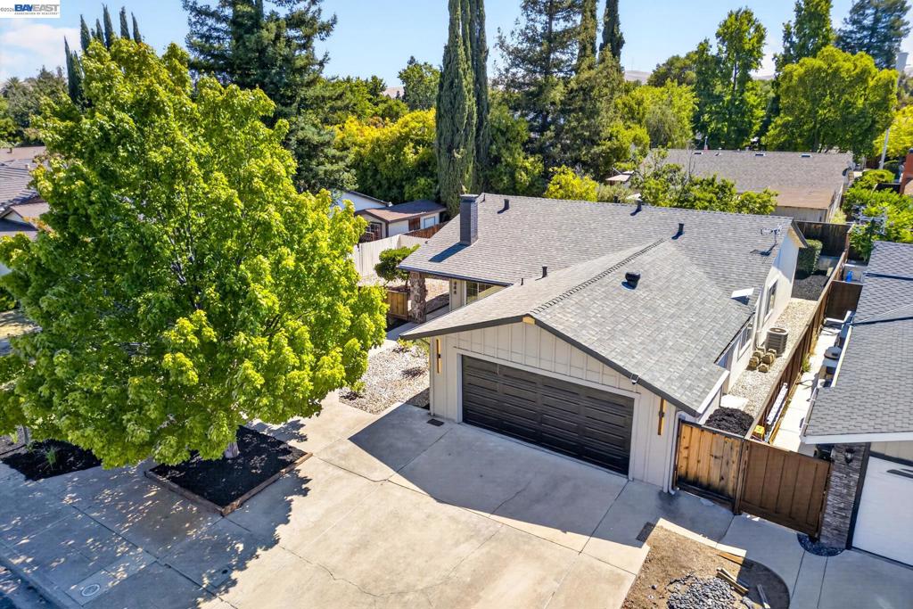 646 Joyce Street Property Photo 35