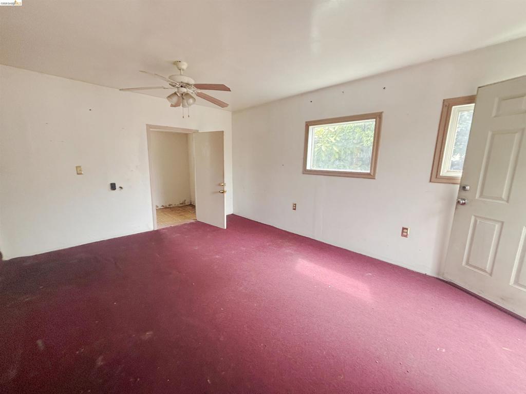 331 S 50th St Property Photo 9