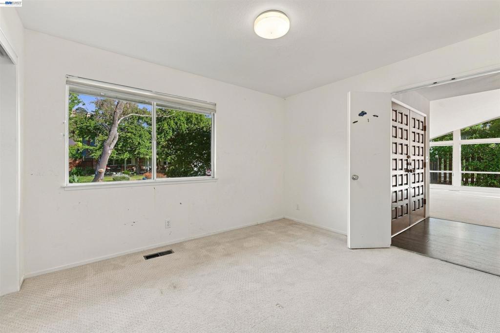 11 Ray Court Property Photo 34