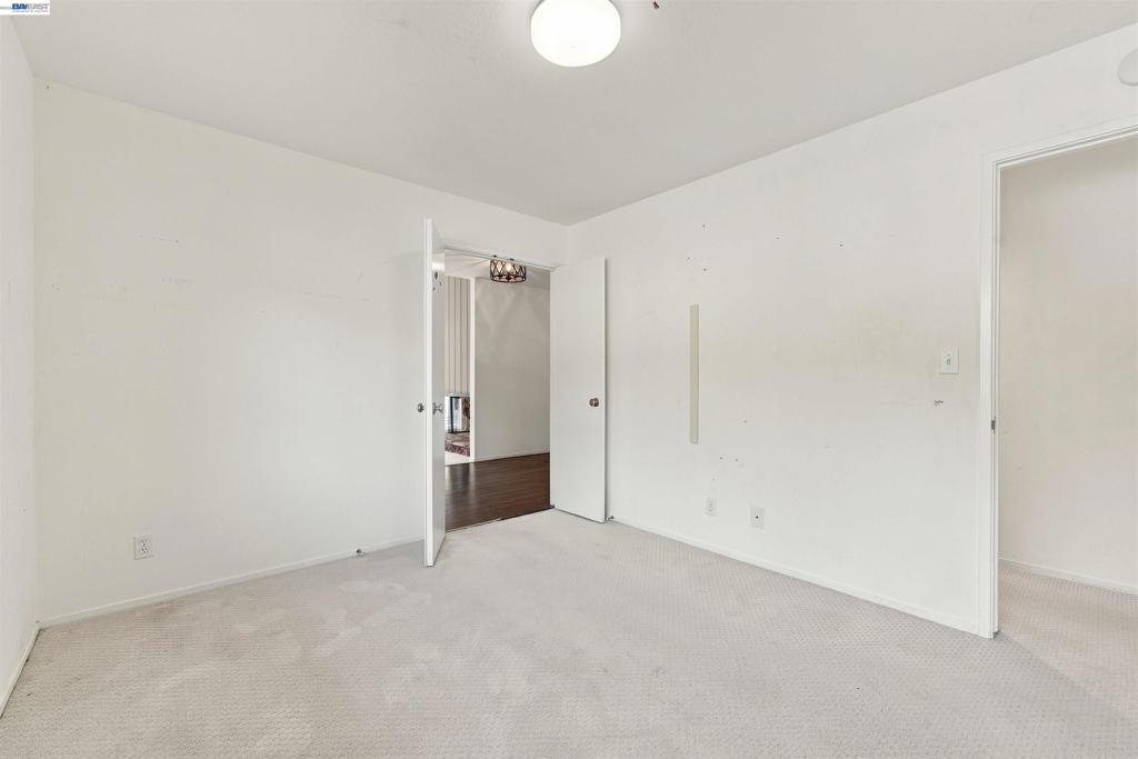 11 Ray Court Property Photo 35
