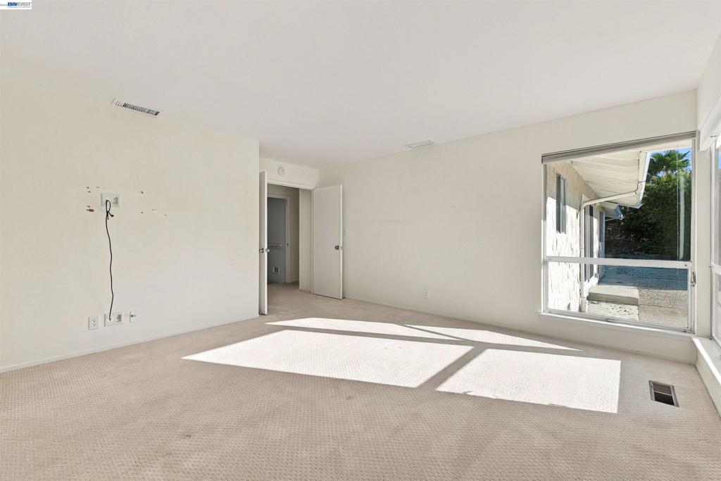 11 Ray Court Property Photo 42