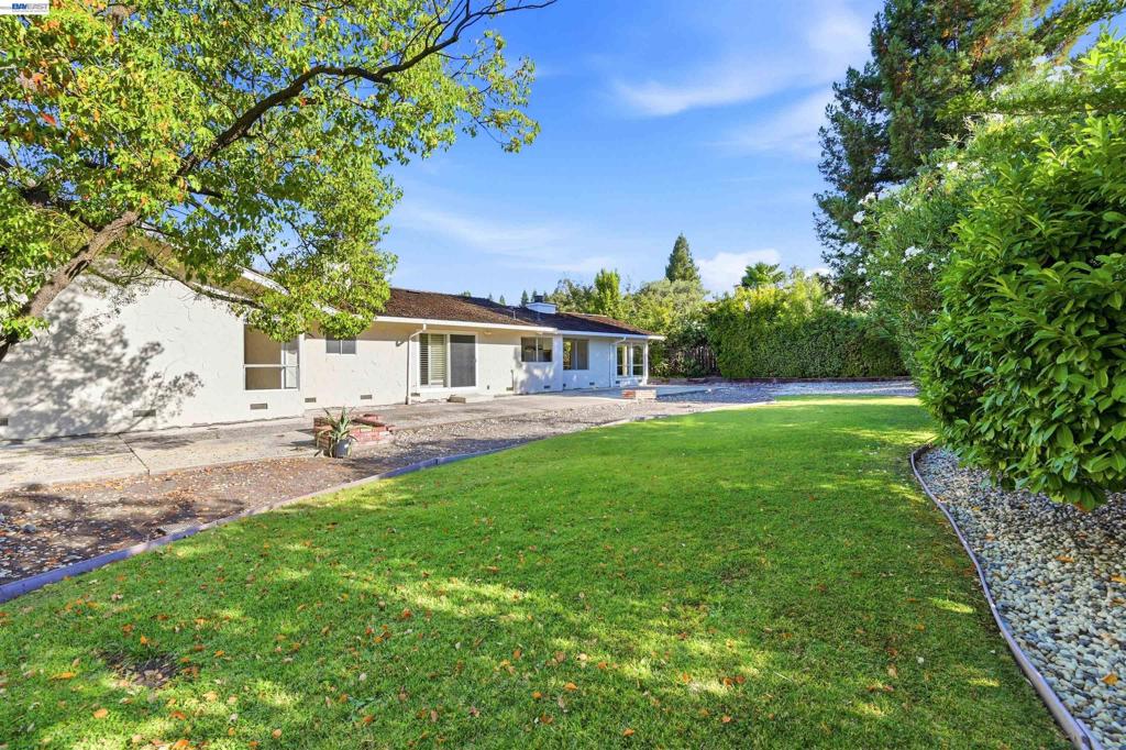 11 Ray Court Property Photo 57