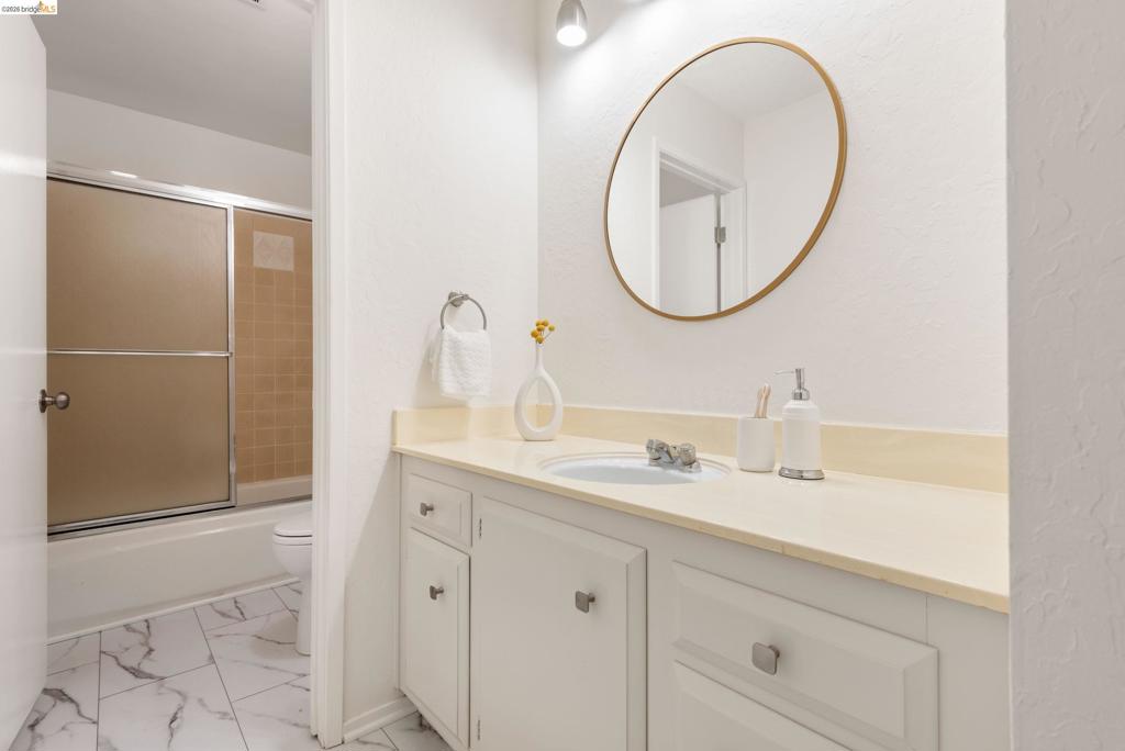2 Clarewood Mall Property Photo 29
