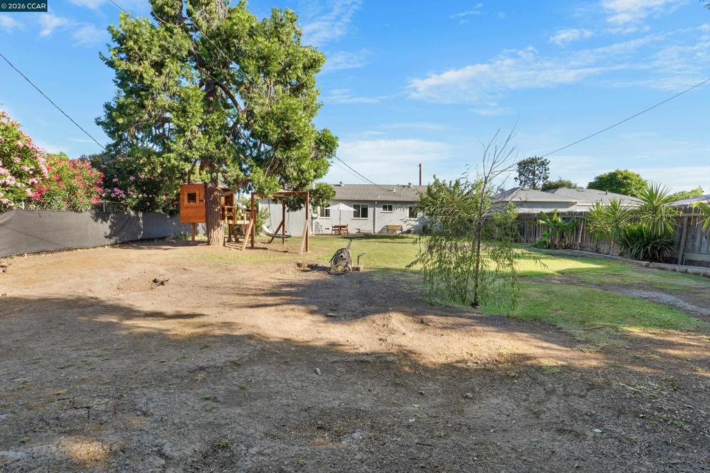 3121 Princeton Ave Property Photo 25