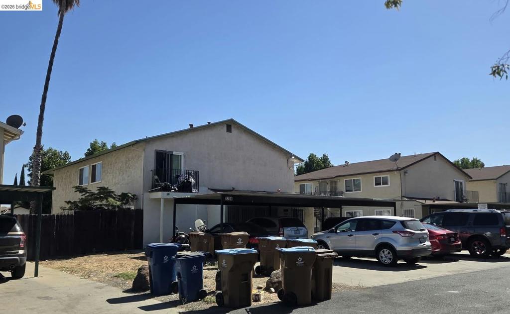 2204 Spanos St Property Photo 6