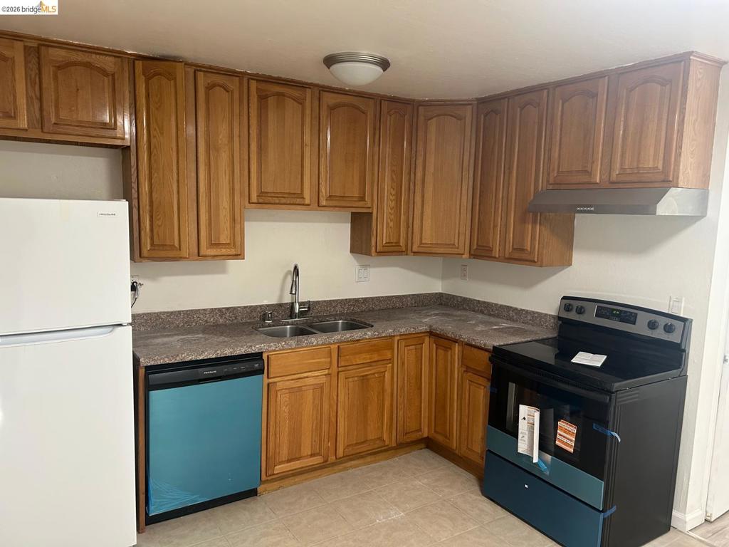 2204 Spanos St Property Photo 18