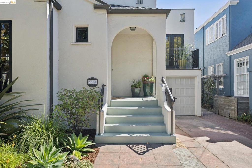 6628 Chabot Rd Property Photo 3
