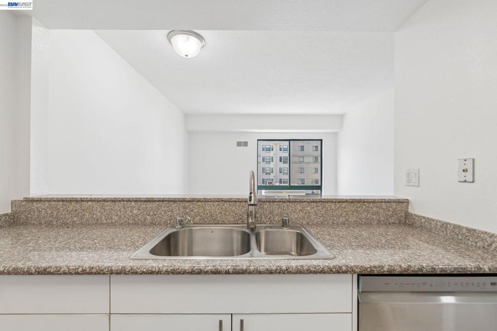 989 Webster Street 546 Property Photo 8