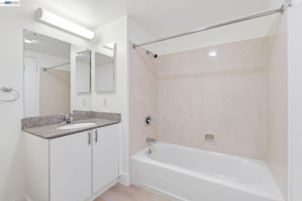 989 Webster Street 546 Property Photo 23