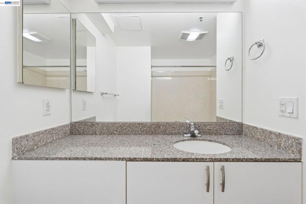 989 Webster Street 546 Property Photo 25