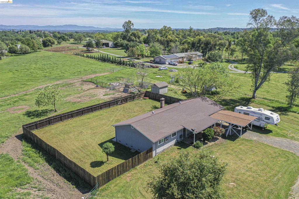 10458 Southworth Rd Property Photo 1