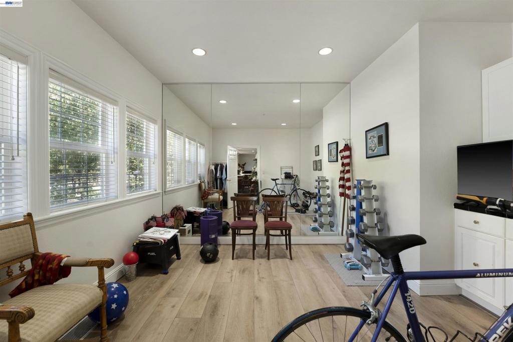 8016 Golden Eagle Way Property Photo 17