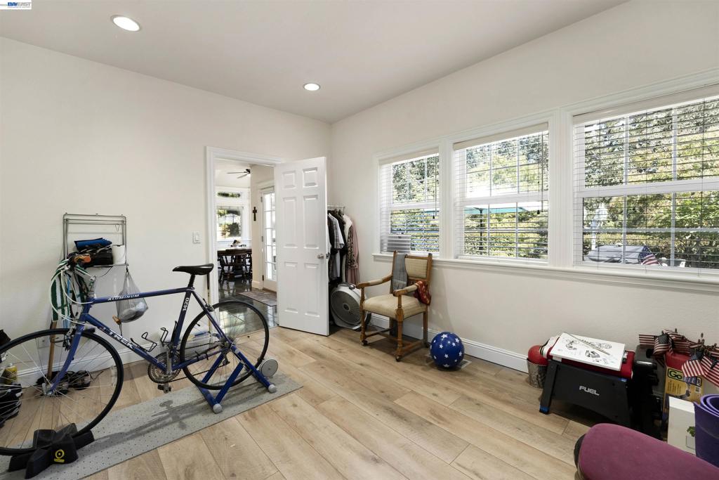 8016 Golden Eagle Way Property Photo 18