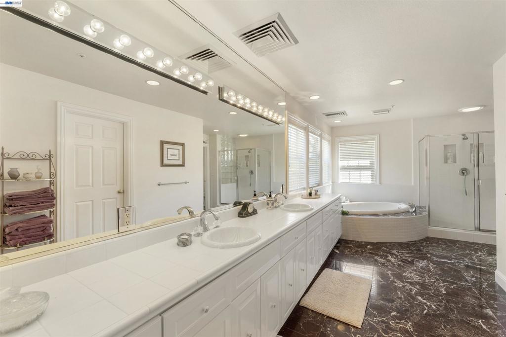 8016 Golden Eagle Way Property Photo 35