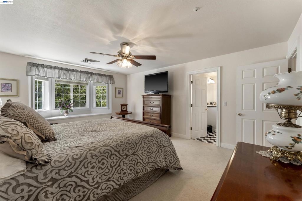 8016 Golden Eagle Way Property Photo 41