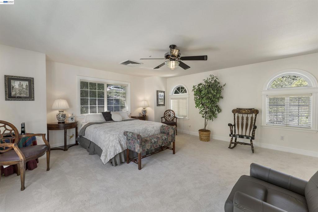 8016 Golden Eagle Way Property Photo 48