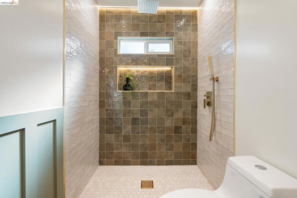 2630 Highland Ave Property Photo 24