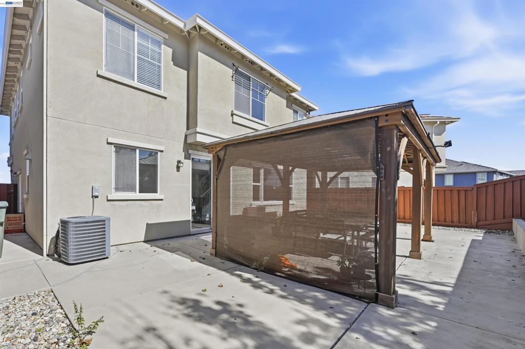 1542 Portofino Dr Property Photo 17