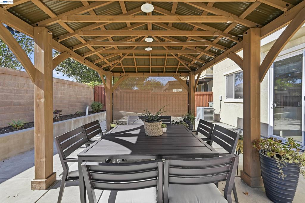 1542 Portofino Dr Property Photo 18