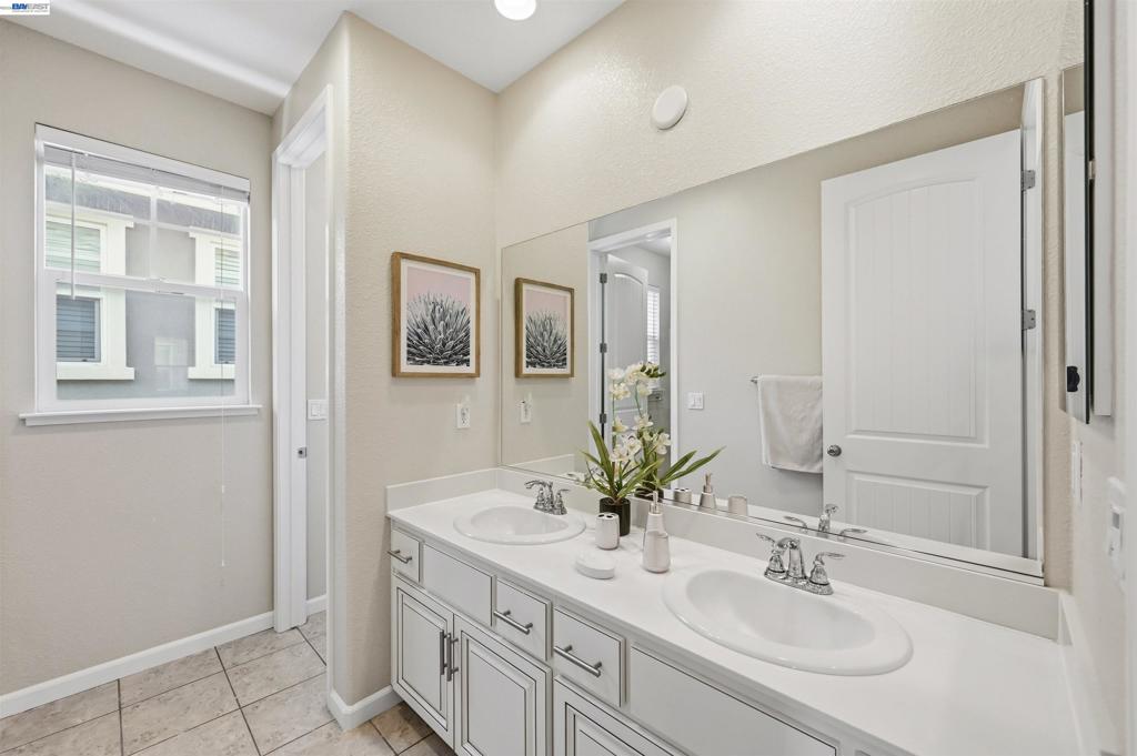 1542 Portofino Dr Property Photo 35