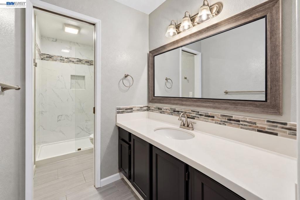 5547 Russo Dr Property Photo 16