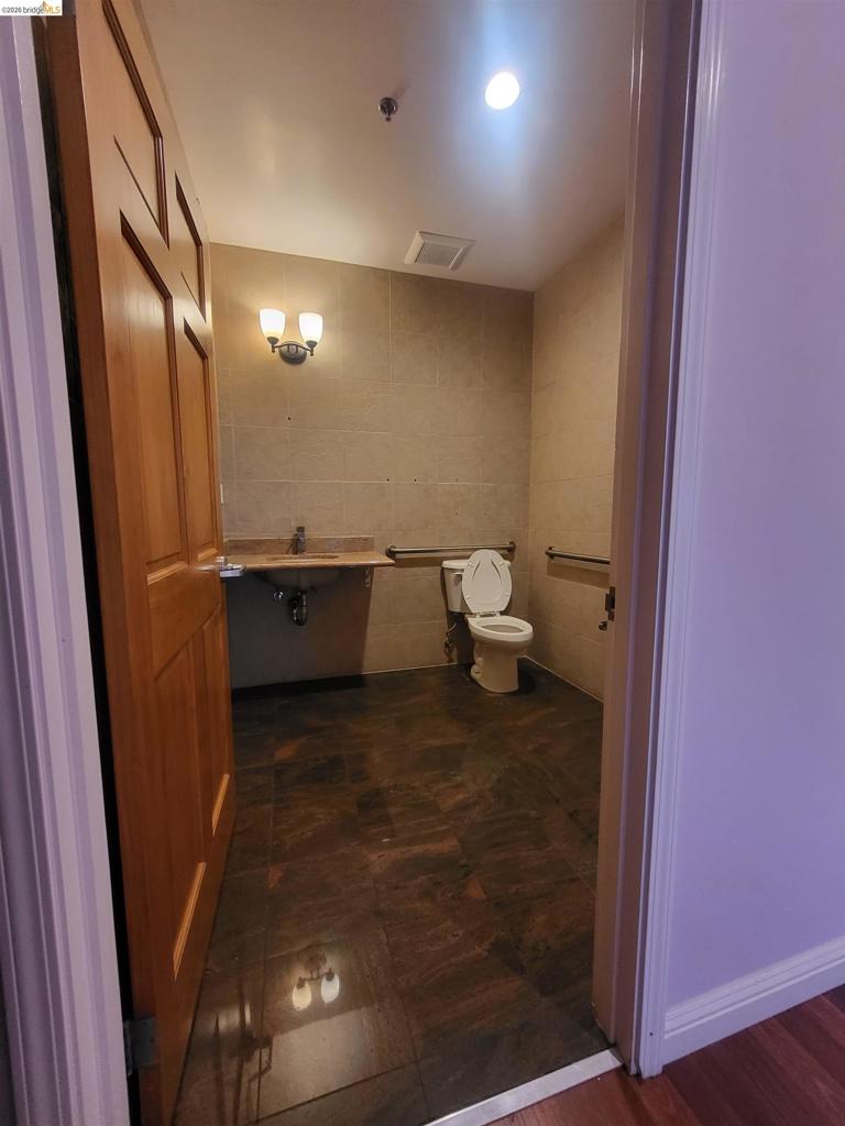 638 Webster St Property Photo 10
