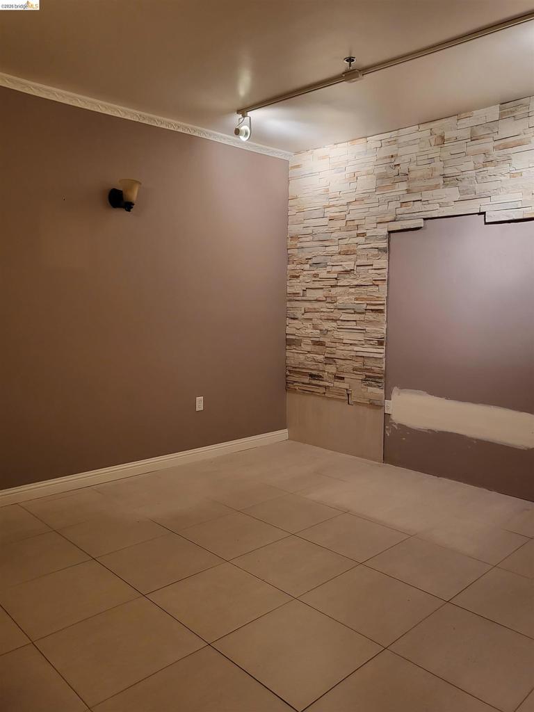 638 Webster St Property Photo 17