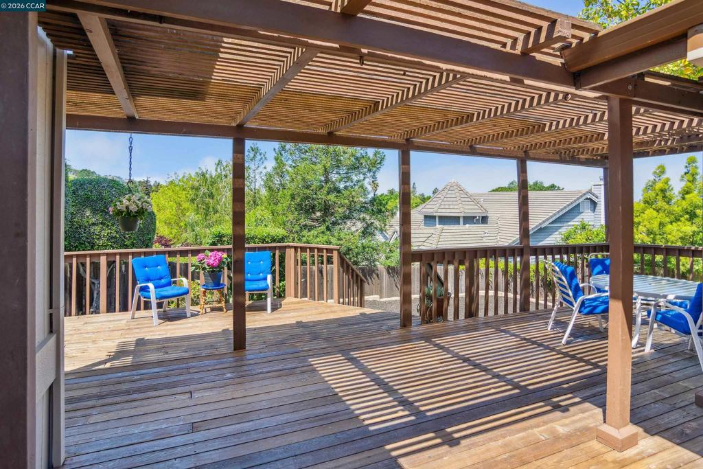 1181 Blue Lake Way Property Photo 27