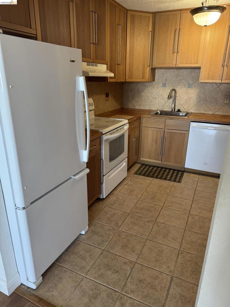 555 Pierce St 1033 Property Photo 9