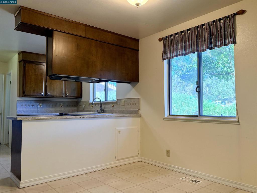 12232 Dry Creek Rd Property Photo 8