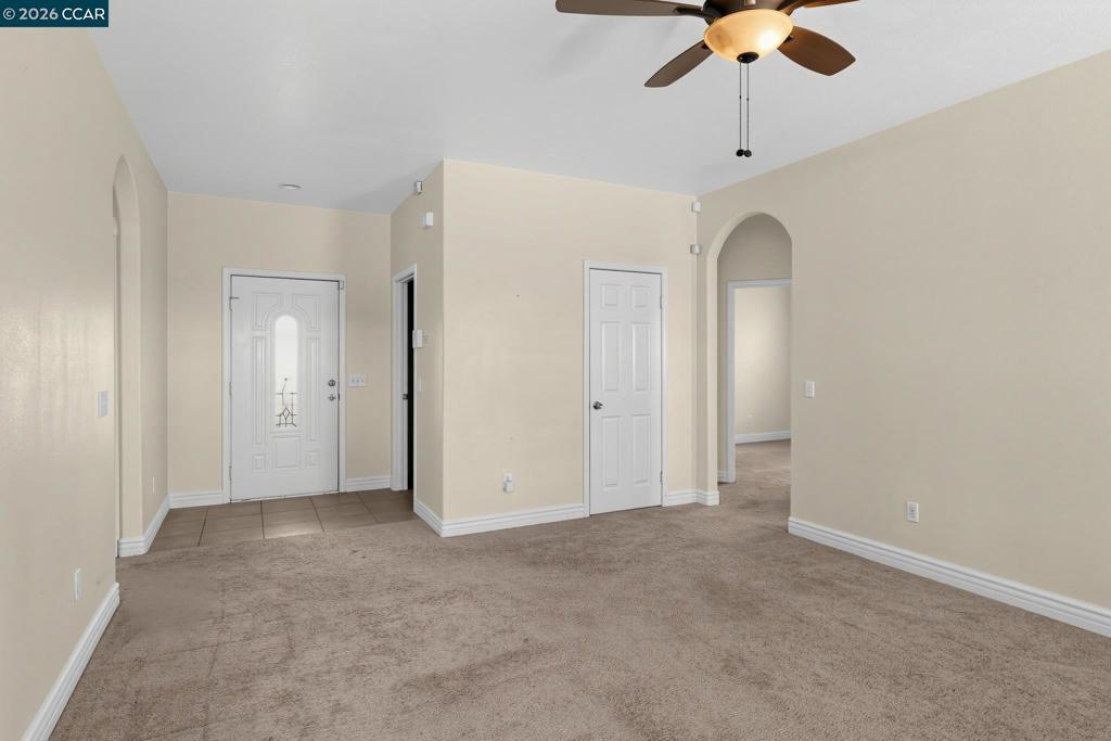 7330 Catalpa Ave Property Photo 5