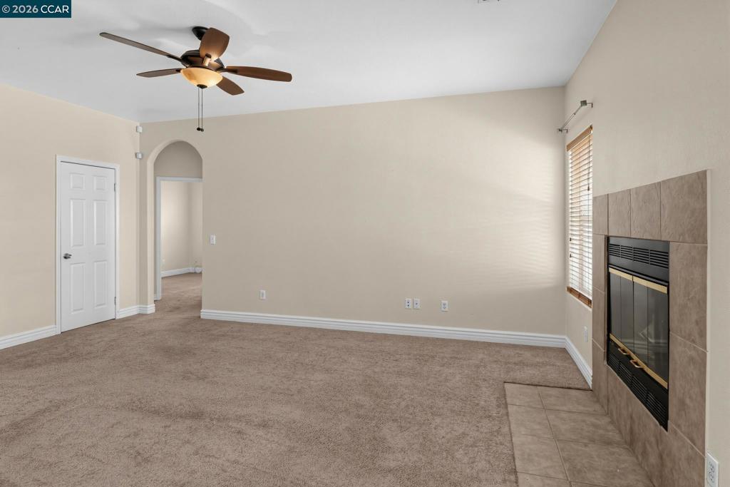 7330 Catalpa Ave Property Photo 6