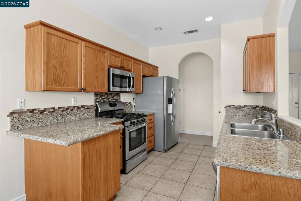 7330 Catalpa Ave Property Photo 9