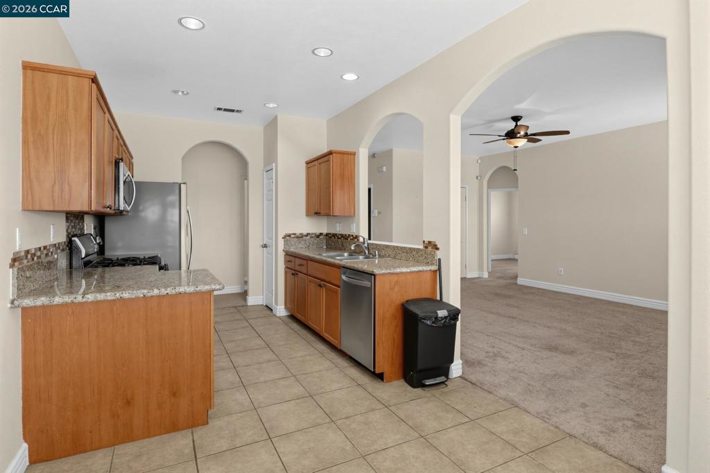 7330 Catalpa Ave Property Photo 10