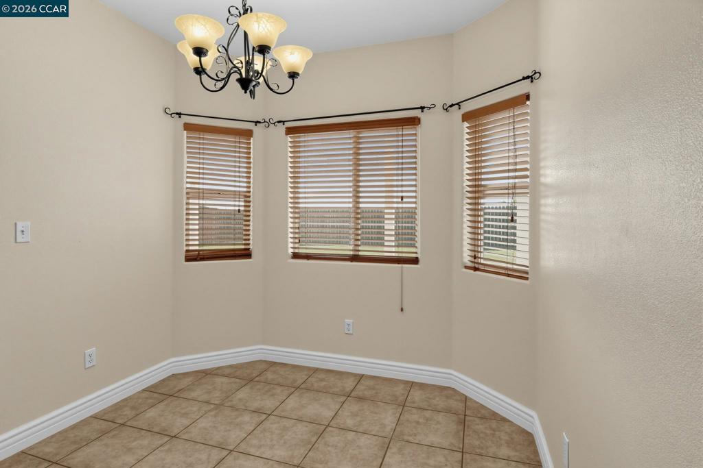 7330 Catalpa Ave Property Photo 11