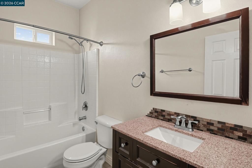 7330 Catalpa Ave Property Photo 19