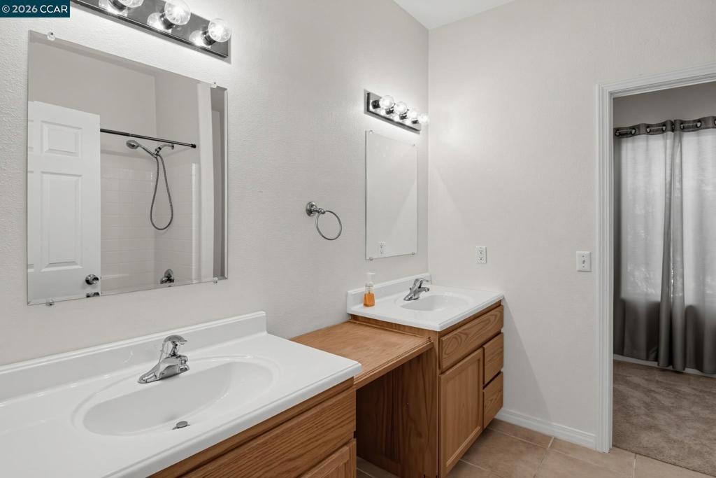 7330 Catalpa Ave Property Photo 21