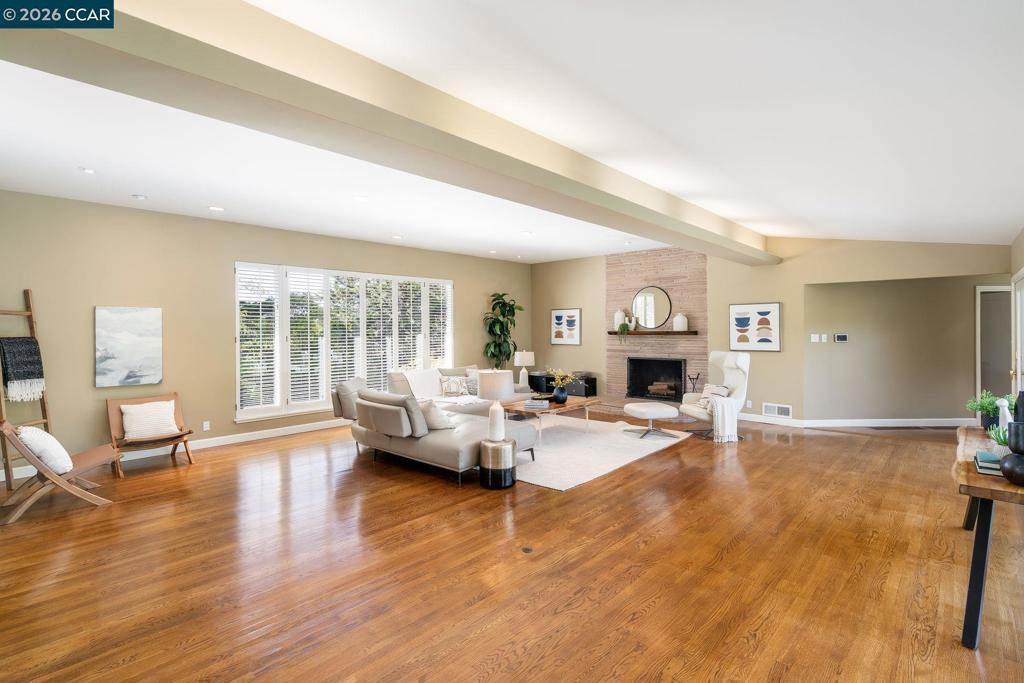 15 La Salle Ct Property Photo 10