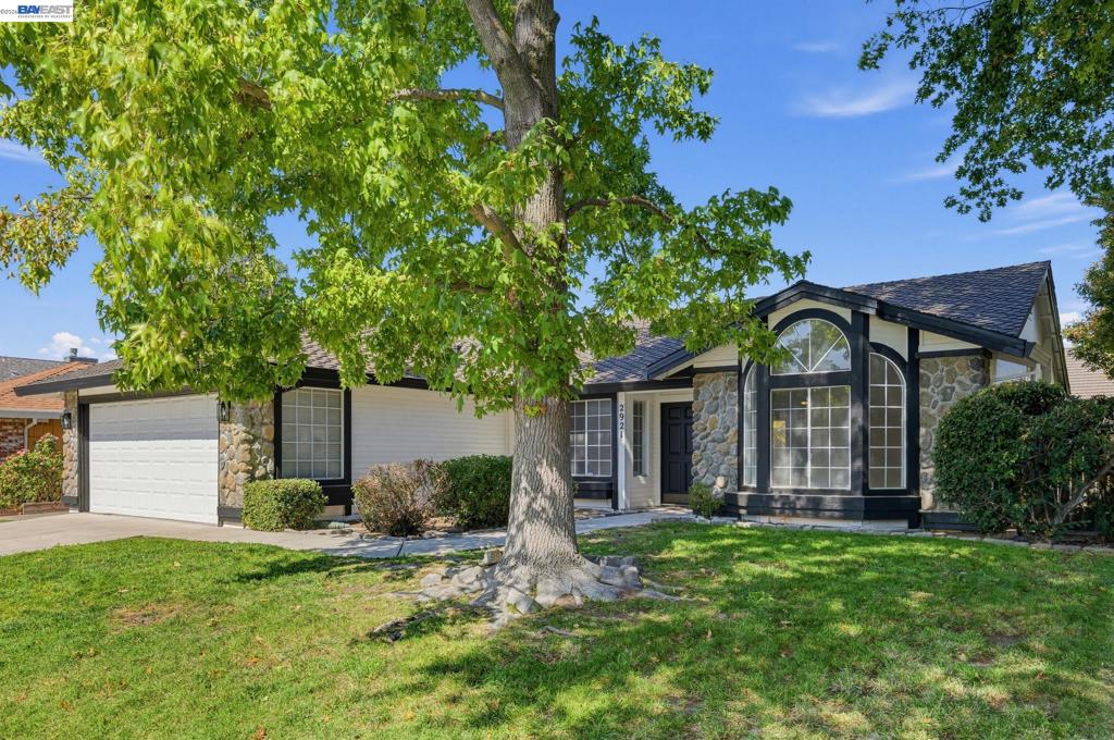 2921 Meadow Hawk Way Property Photo 1