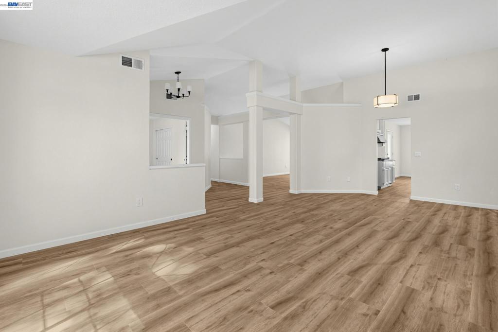 2921 Meadow Hawk Way Property Photo 4